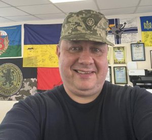 БЕБ викрило схему ухилення від податків і завищення цін на спецодяг для Міноборони