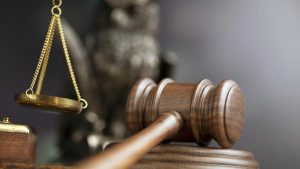 Печерський суд арештував 40 авто через схему незаконного імпорту: власник фірми втік із військової частини