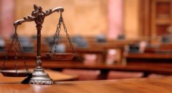 Екс-начальнику відділу Люботинської міськради Денису Мироненку винесено вирок за хабар і підробку документів
