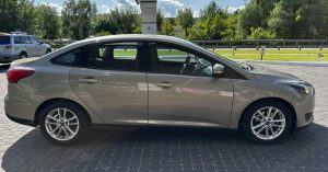 Начальник ФДМУ в Херсоні задекларував авто дружини за 49 000 грн проти ринкової ціни до 560 000 грн