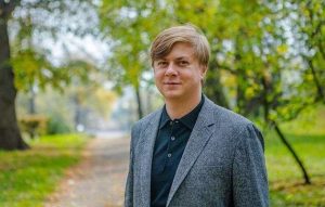 Брат прем’єрки Свириденко виїхав за кордон під час війни: Гончаренко критикує її законопроєкт