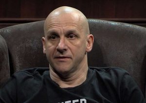Підсанкційний олігарх Григоришин через друга Півоварова зберігає контроль над «Укррічфлотом» і видобутком піску в Києві