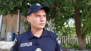 Заступник шефа слідчих Харківщини Дмитро Сойма катається на електрокарі дружини за 12 тис Заступник шефа слідчих Харківщини Дмитро Сойма катається на електрокарі дружини за 12 тис. грн та будує дачу під Полтавою