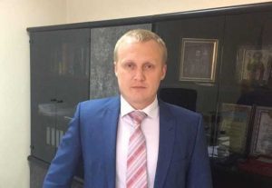 Прокурор Яковлев “отримав” 1,8 млн грн подарунками від родичів: дружина-суддя заробила 2,57 млн