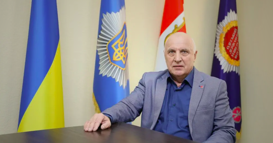 Старший слідчий ДБР Руслан Тарасенко та його сестра з НАБУ Інна Грекова: обидва їздять на іномарках батька-професора і приховують майно на окупованій Луганщині