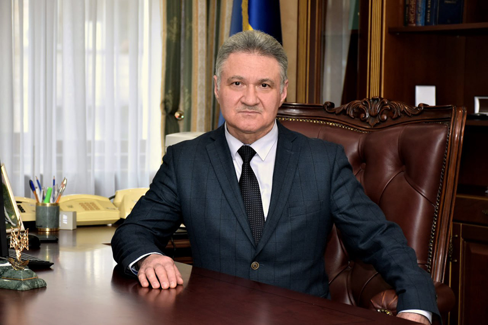 Син голови ВРП Григорія Усика: від прокурора до юриста Нацгвардії — шлях ухилення від фронту та суддівське крісло