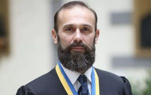 Хабарництво, незаконне збагачення та злочинна організація: нові підозри ексзаступнику голови Вищого господарського суду Артуру Ємельянову