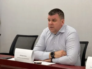 Начальник Бучанської прокуратури Костянтин Шведчиков орендує квартиру в скандального експрокурора Невзорова та тримає 250 тис. доларів готівкою