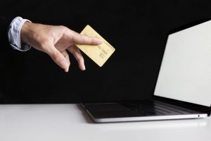 Обіцяла закрити розшук за $50 тисяч: адвокатку засудили до 5 років ув’язнення
